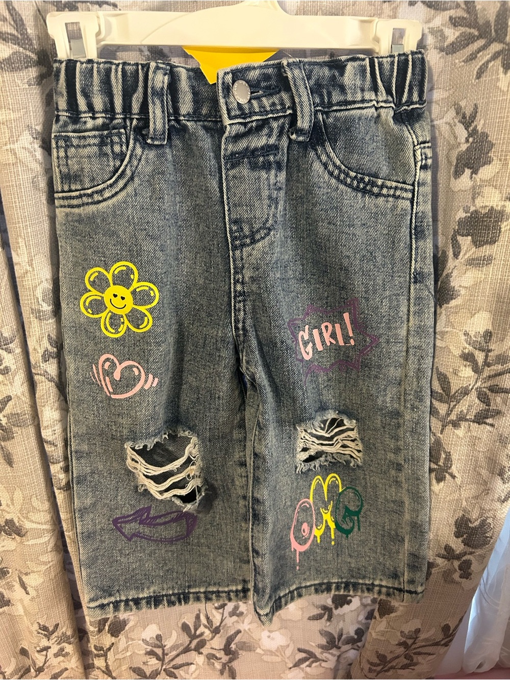 SHEIN Girls Distressed Denim Jeans with Colorful Prints - Blue